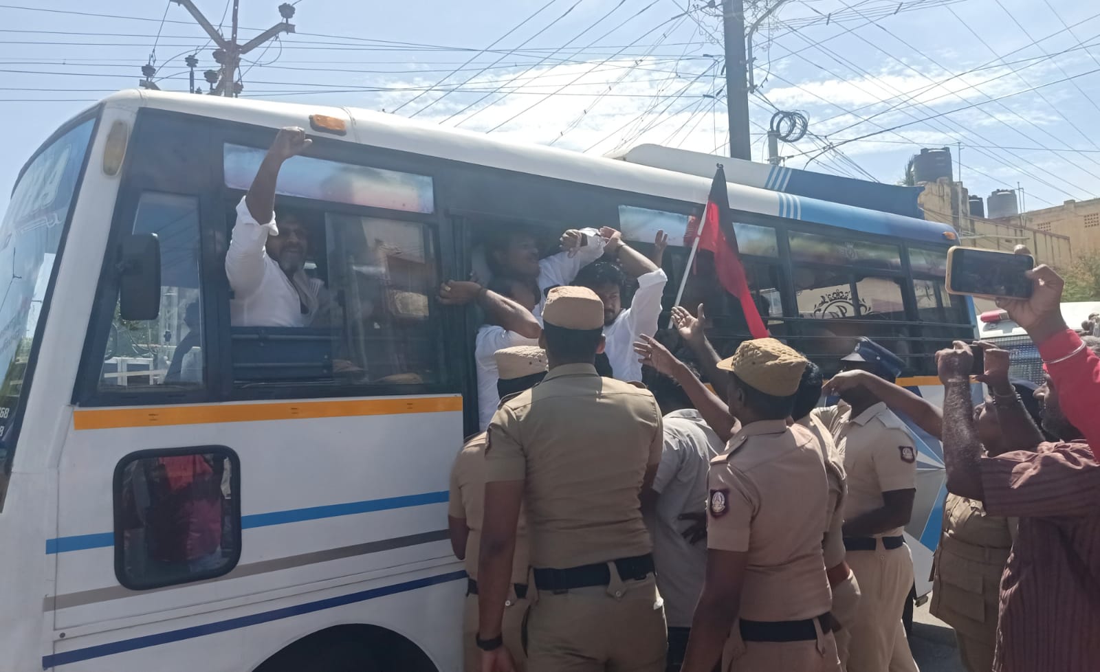 அமைச்சர் பதவி விலகக் கோரி தூத்துக்குடியில் திமுக மாணவரணி ஆர்ப்பாட்டம்: 125 பேர் கைது