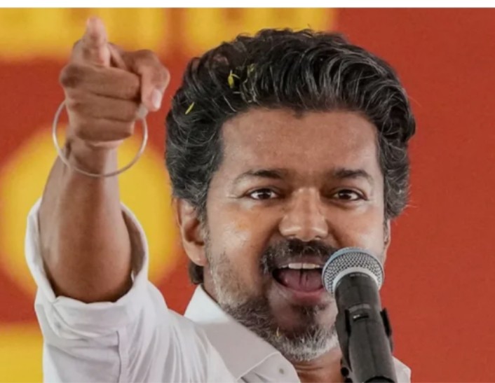 ஊழல் புகாரில் சிக்கும் அமைச்சர்களின் பதவி உடனடியாக பறிக்கப்படும்: அமைச்சரவை கூட்டத்தில் முதலமைச்சர் விஜய் கடும் எச்சரிக்கை