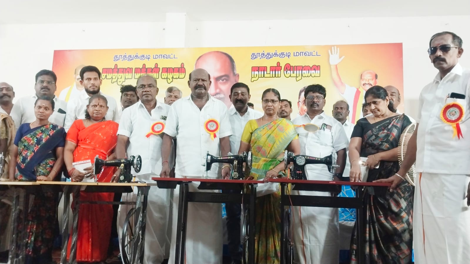 பெருந்தலைவர் காமராஜர் 124-வது பிறந்தநாள்: 1000 பேருக்கு நலத்திட்ட உதவிகள் – மாவட்ட அளவில் முதல் மூன்று இடம் பிடித்த மாணவர்களுக்கு பாராட்டு
