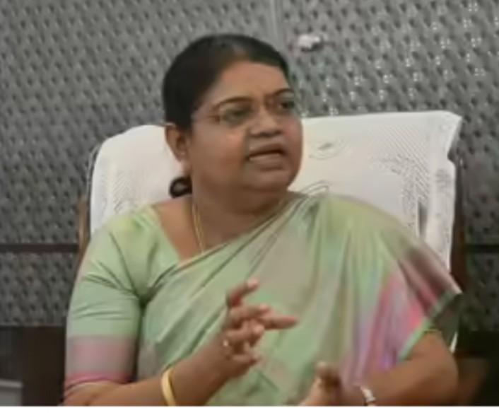 தூத்துக்குடியில் நடைபெற்ற தவெக பொதுக்கூட்டத்தில் அமைச்சர் நிர்மல்குமார் பேசிய கருத்துகளுக்கு, திமுக முன்னாள் அமைச்சர் கீதா ஜீவன் கடும் கண்டனம் தெரிவித்துள்ளார்.