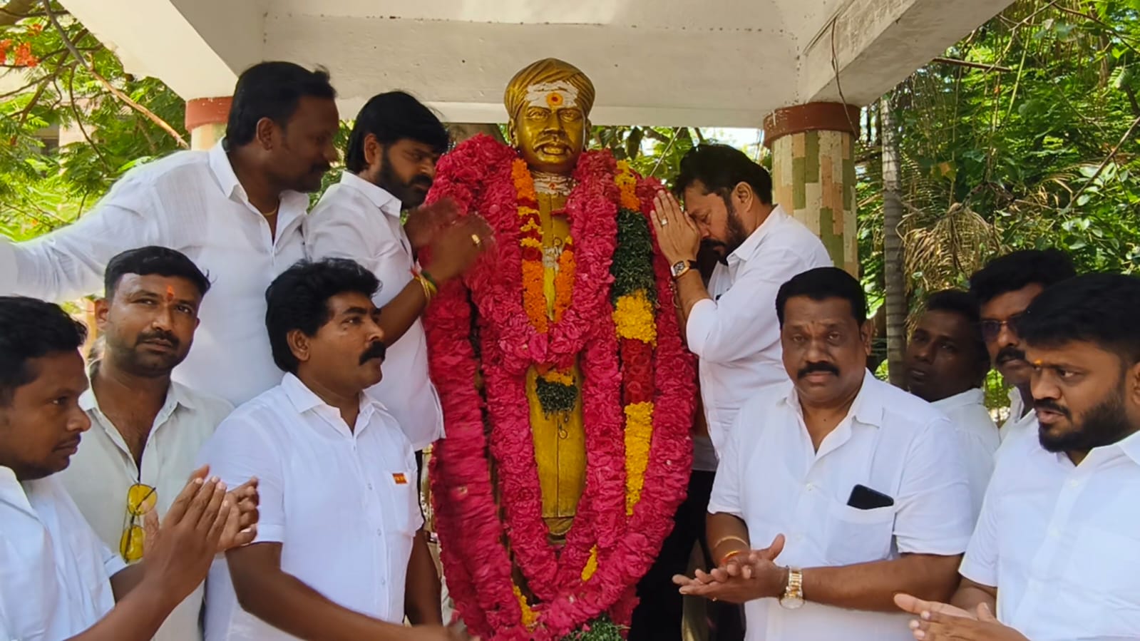 வ.உ.சிதம்பரனார் 155-வது பிறந்தநாள்: சிலைக்கு அமைச்சர் ஸ்ரீநாத் மாலை அணிவித்து மரியாதை