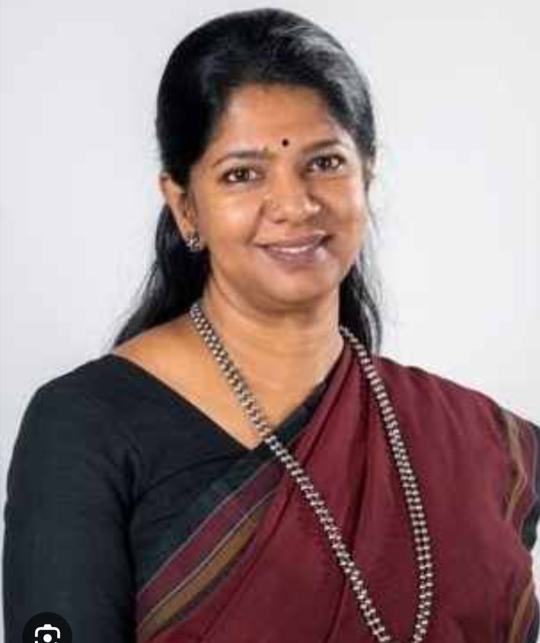 அன்பில் மகேஸ் இல்லத்தில் சோதனை:  அதிகாரத்தை பயன்படுத்தி திமுக குரலை ஒடுக்க முடியாது – கனிமொழி