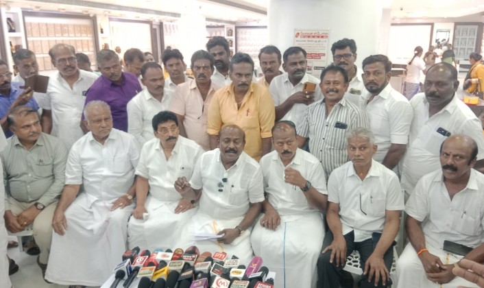 வேலவன் ஹைப்பர் மார்க்கெட் தங்க நகை கடை விவகாரம்: வணிகர் சங்க மாநிலத் தலைவர் விக்ரம் ராஜா நேரில் விசாரணை
