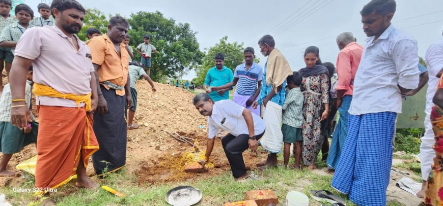 நாரைக்கிணறு கிராமத்தில்  7 லட்சம் மதிப்பீட்டில் விவசாயிகளுக்கு கதிரடிக்கும் களம் அமைக்கும் பணி - சண்முகையா எம்எல்ஏ அடிக்கல் நாட்டி துவக்கி வைத்தார்.