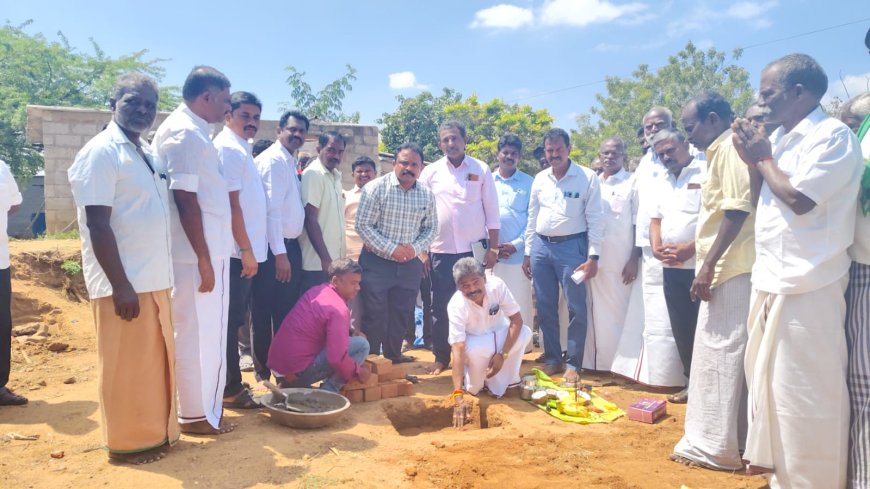 வல்லநாடு ஊராட்சியில் புதிய கலையரங்கம் கட்டும் பணி - சண்முகையா எம் எல் ஏ  அடிக்கல் நாட்டி துவக்கி வைத்தார்.